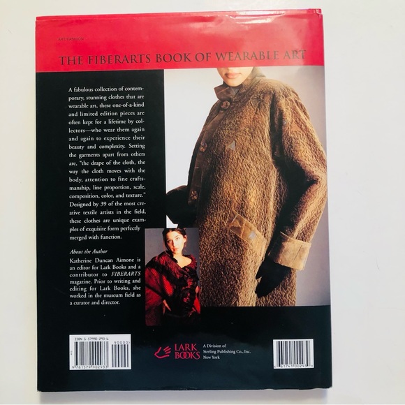 “The Fiberarts Book of Wearable Art” Like New, Hardcover, Art-to-Wear - Picture 15 of 15